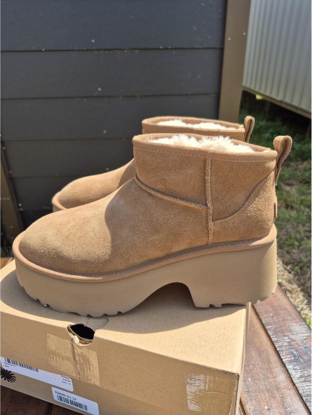 UGG Classic Ultra Mini Sand Boot Bootie Womens US Size 12 Suede $160  Platform - Picture 2 of 10